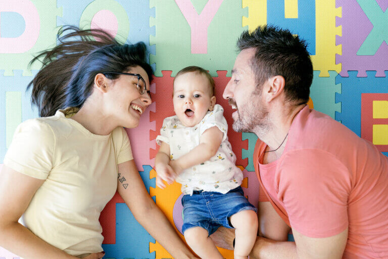 Frischgebackene-Eltern-sind-zufrieden-mit-ihrem-Sexleben