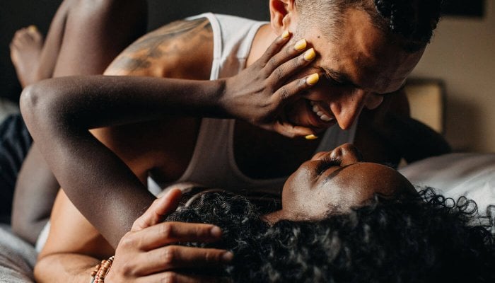 Missionarsstellung-verbessern-Paar-in-Missionarsstellung